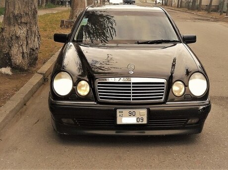 Mercedes E 320