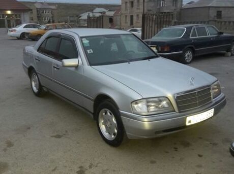 Mercedes C 180