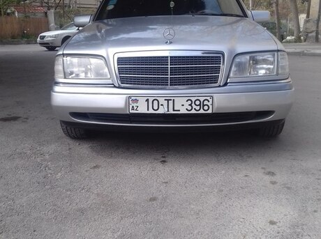 Mercedes C 180