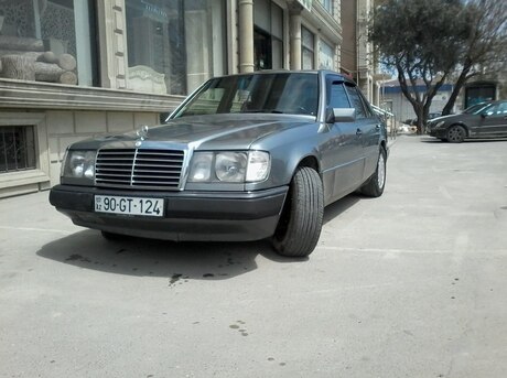 Mercedes E 200