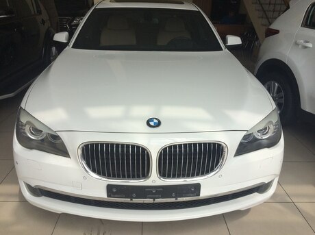 BMW 750