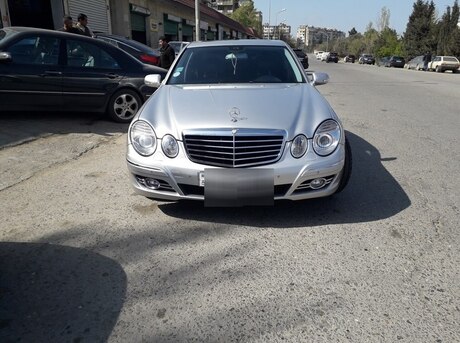 Mercedes E 320