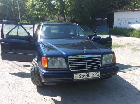 Mercedes E 200