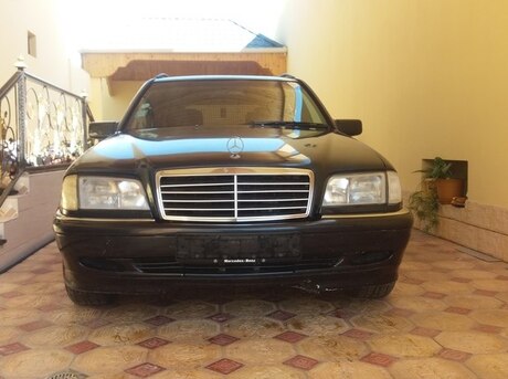 Mercedes C 240