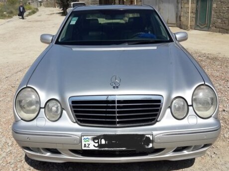 Mercedes E 320