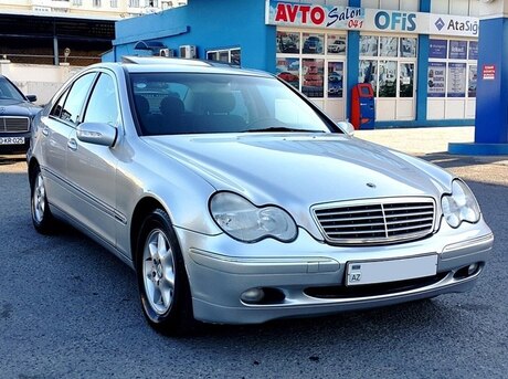 Mercedes C 200