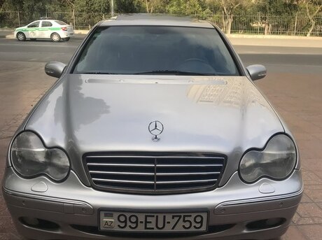 Mercedes C 240