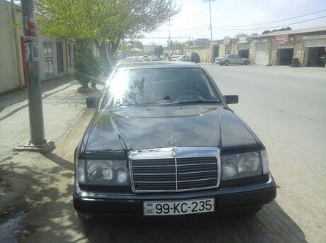 Mercedes E 200