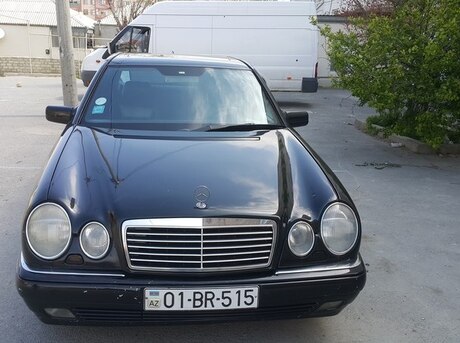 Mercedes E 230