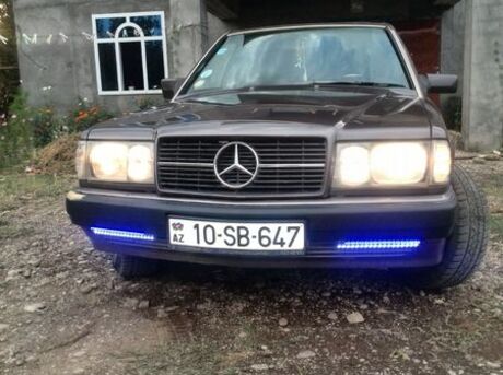 Mercedes 190