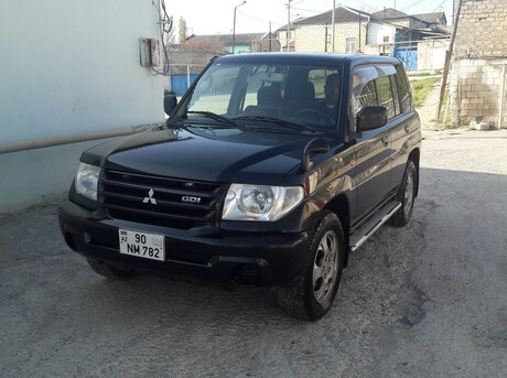 Mitsubishi Pajero io