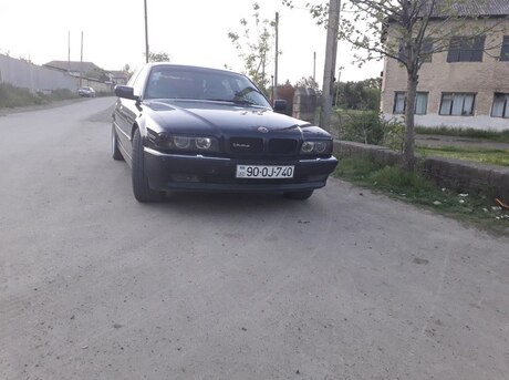 BMW 735