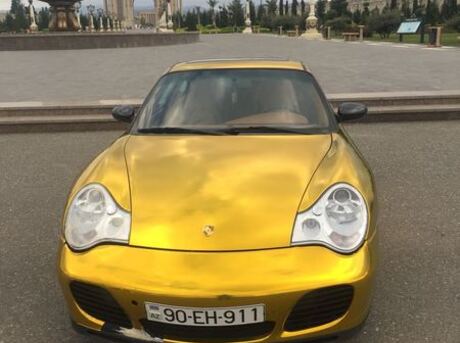 Porsche 911 Carrera 4