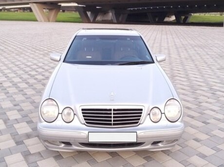 Mercedes E 320