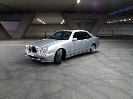 Mercedes E 320