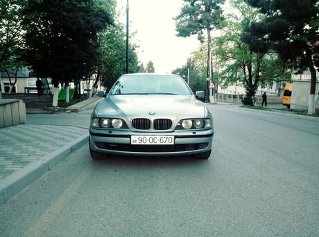 BMW 528