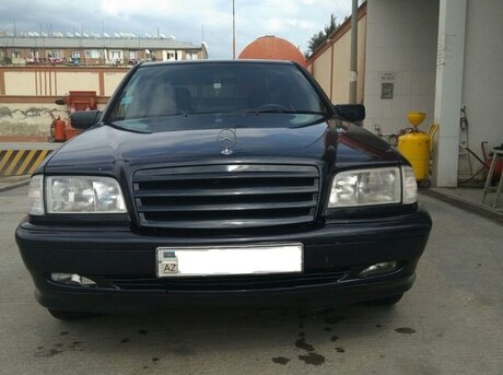Mercedes C 200