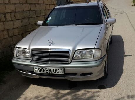 Mercedes C 200