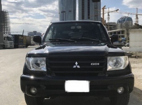 Mitsubishi Pajero io