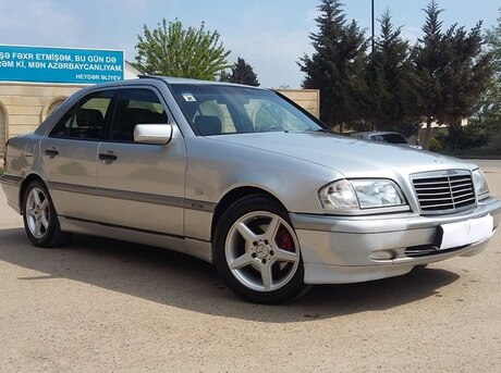 Mercedes C 200