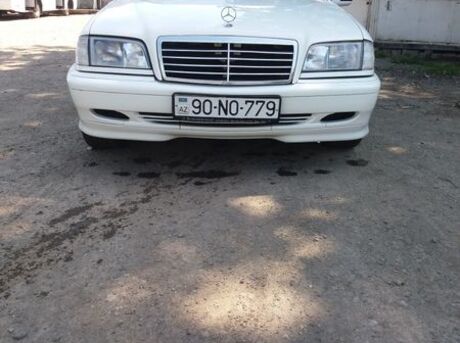 Mercedes C 200