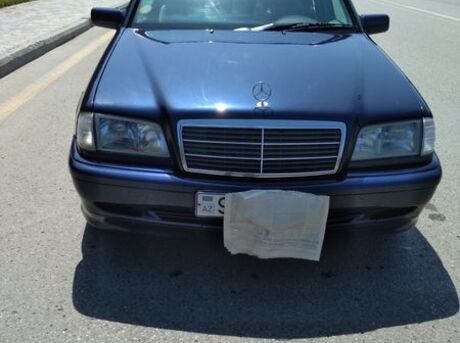 Mercedes C 200