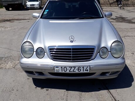 Mercedes E 240