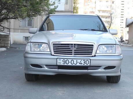Mercedes C 180