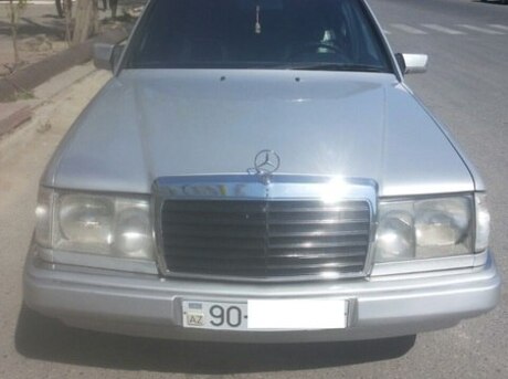 Mercedes E 220
