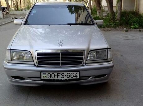 Mercedes C 240