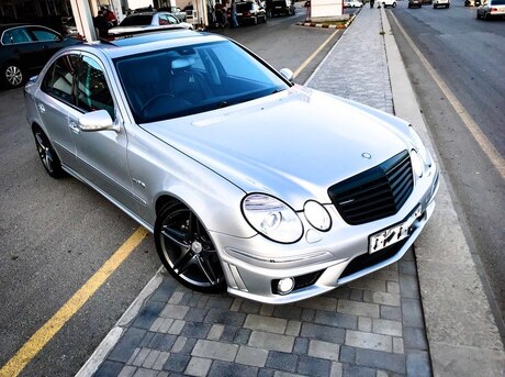 Mercedes E 320