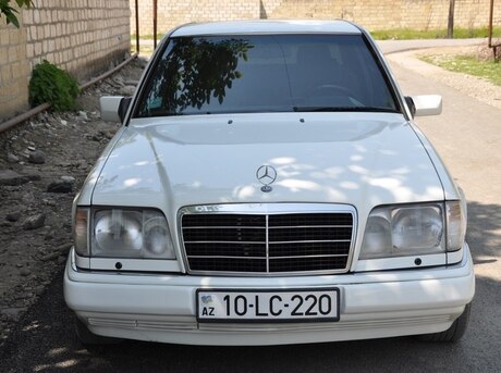 Mercedes E 220
