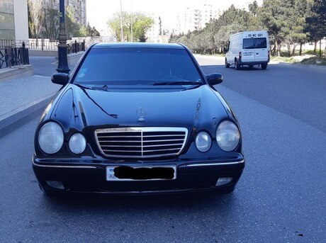 Mercedes E 320