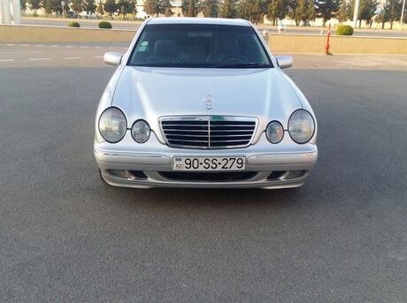 Mercedes E 220
