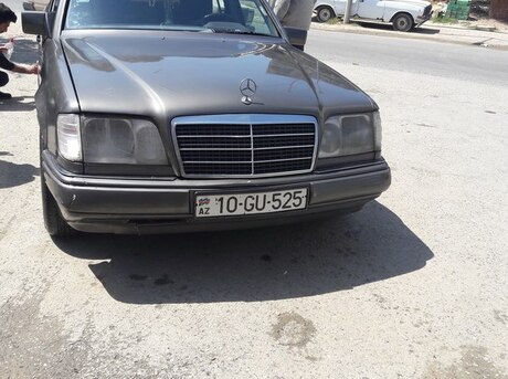 Mercedes E 230