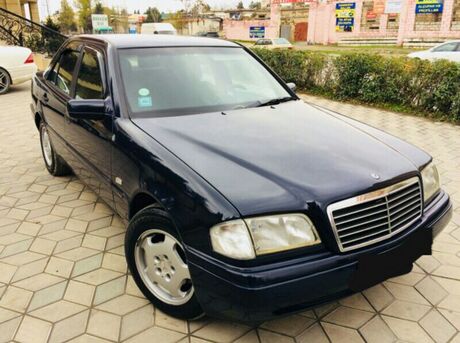 Mercedes C 230