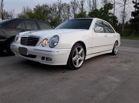 Mercedes E 320