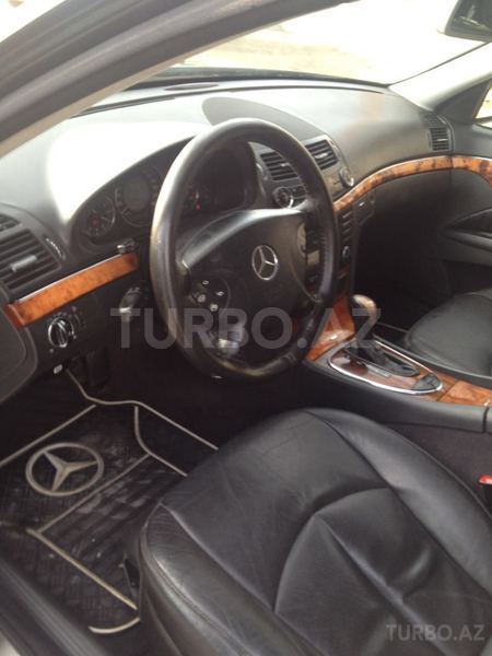 Mercedes E 220
