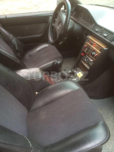 Mercedes E 260