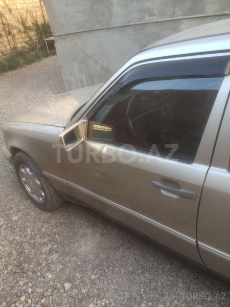 Mercedes E 260