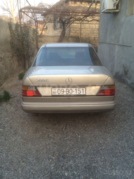 Mercedes E 260