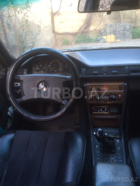 Mercedes E 260