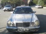 Mercedes E 200