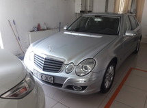Mercedes E 220