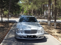 Mercedes E 220