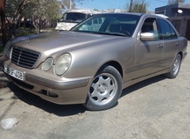 Mercedes E 220