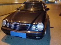 Mercedes E 220