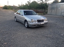 Mercedes E 320