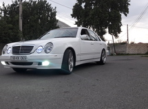 Mercedes E 320
