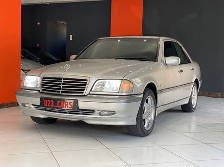 Mercedes C 200